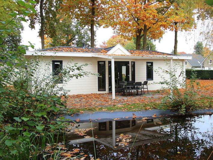 Chalet voor 6 personen, met Terras en Tuin in Susteren