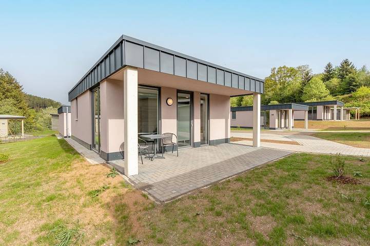 Ferienhaus für 4 Personen, mit Terrasse und Pool - 1