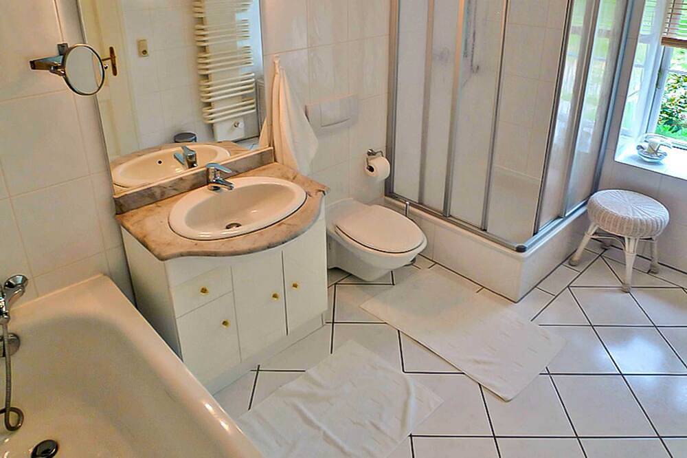Ganze Wohnung, Ferienwohnung 2 - große Ferienwohnungen im Gutshaus in Weitendorf, Ludwigslust-Parchim