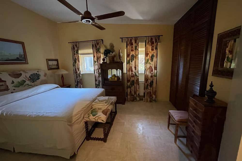 Charming villa by the sea in Ansedonia, Orbetello