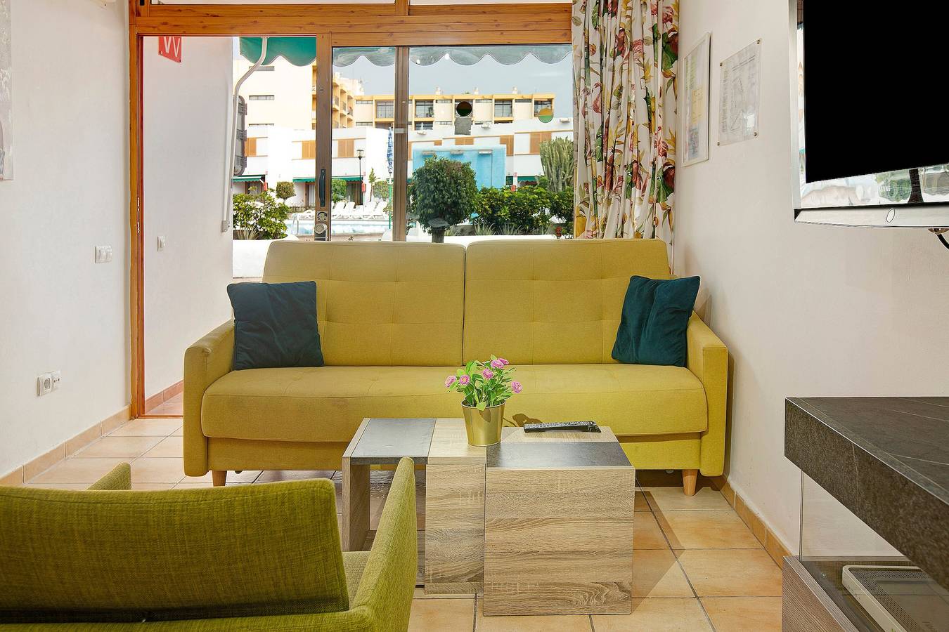 Apartamento inteiro, Apartamento "Barber Las Brisas" com Jardim, Piscina Partilhada & Wi-Fi in Maspalomas, San Bartolomé de Tirajana