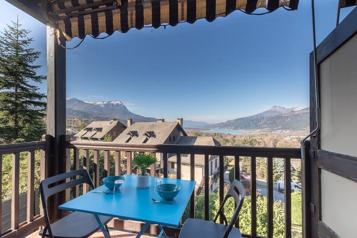 Gîte pour 4 personnes, avec Balcon et Vue sur le lac dans Lac de Serre-Ponçon
