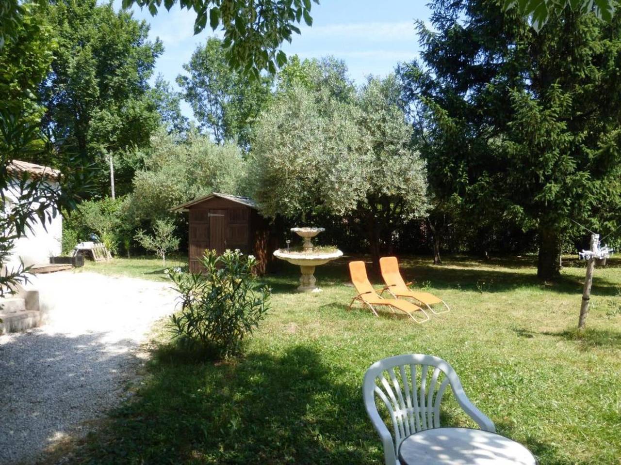 'Le Bastidon des Oliviers' con piscina compartida, Wi-Fi y aire acondicionado in Belgentier, Region de Toulon