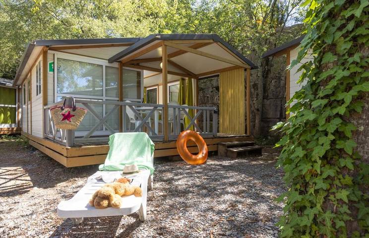 Camping pour 5 personnes, avec piscine ainsi que terrasse et jacuzzi, animaux acceptés à Ruoms - 3