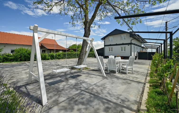 Ferienhaus für 10 Personen, mit Sauna und Terrasse sowie Whirlpool - 1