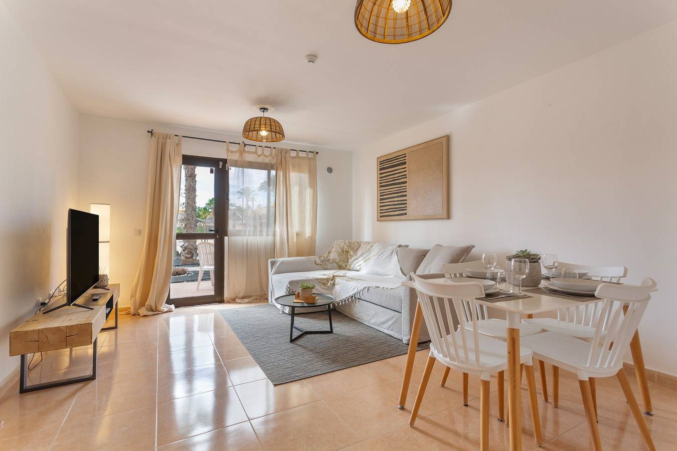 Entire apartment, Holiday Apartment 'Casa Piña Colada' with Balcony and Wi-Fi in Oasis Tamarindo, La Oliva