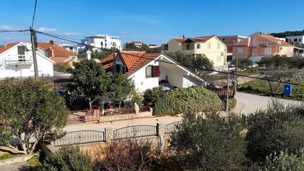 Ferienwohnung für 3 Personen, mit Terrasse, mit Haustier in Jezera