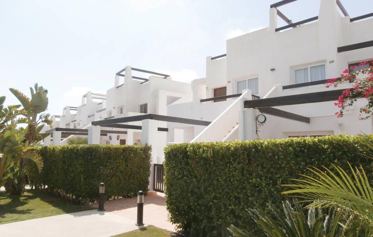 Ganze Ferienwohnung, Rückzugsort am Pool mit Klimaanlage, WiFi und Terrasse in Condado de Alhama, Alhama de Murcia