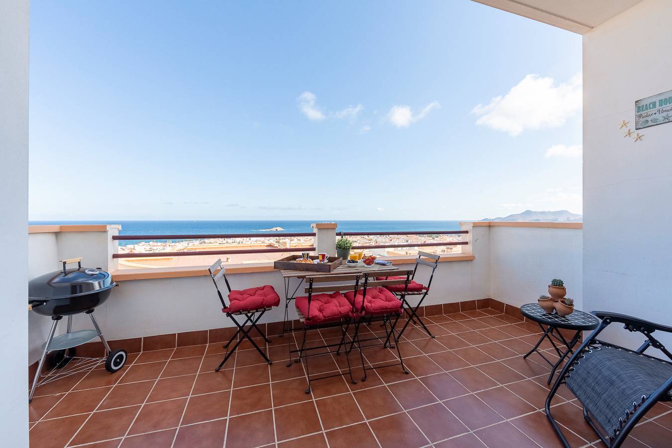 Appartement entier, Appartement 'Mirador Del San Andrés' avec vue sur la mer, Wi-Fi et climatisation in Carboneras, Costa de Almería