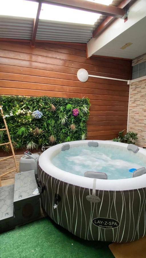 Maison d’hôte pour 2 personnes, avec piscine ainsi que jacuzzi et terrasse dans Guyane française
