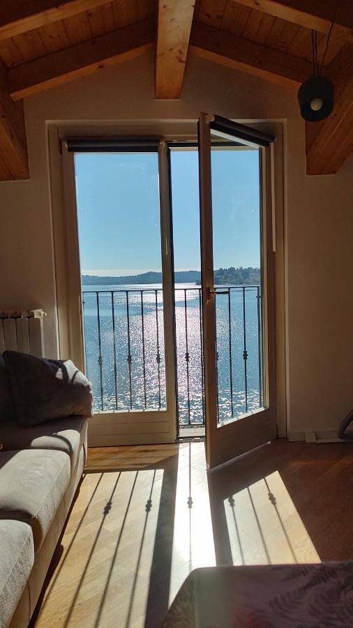 Gîte pour 2 personnes, avec vue sur le lac et vue à Gavirate