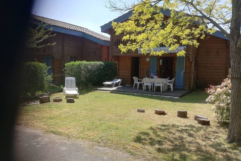 Chalet familial et convivial pour 4/6 pers. Bias-Near Mimizan, Landes, Aquitaine, France in Bias, Côte d’Argent