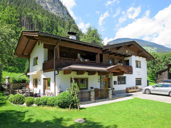 Ferienwohnung für 6 Personen, mit Balkon und Garten im Zillertal