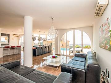 Maison De Vacances pour 12 Personnes dans Lloret de Mar, Costa Brava, Photo 1