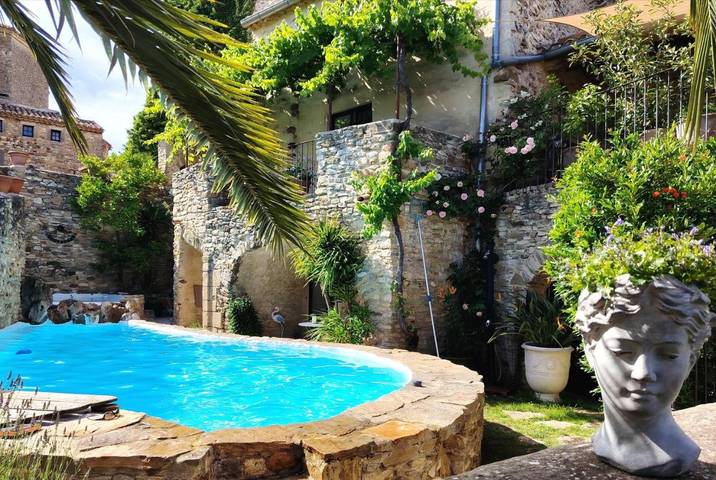 Chambre d’hôte pour 2 personnes, avec Terrasse et Jardin ainsi que Piscine et Vue