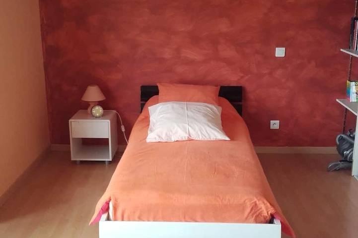 Gîte pour 6 personnes, avec jardin ainsi que piscine et balcon, animaux acceptés à Florentin-la-Capelle - 3