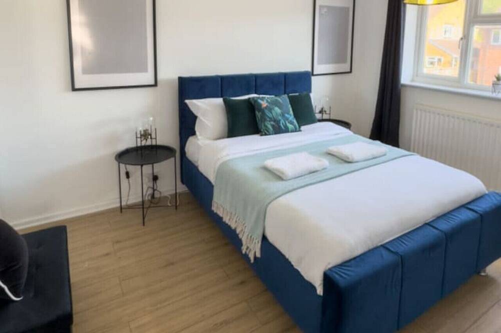 Highly Rated! 3 Bed Home Smart Tv Driveway in Worcester, Worcestershire