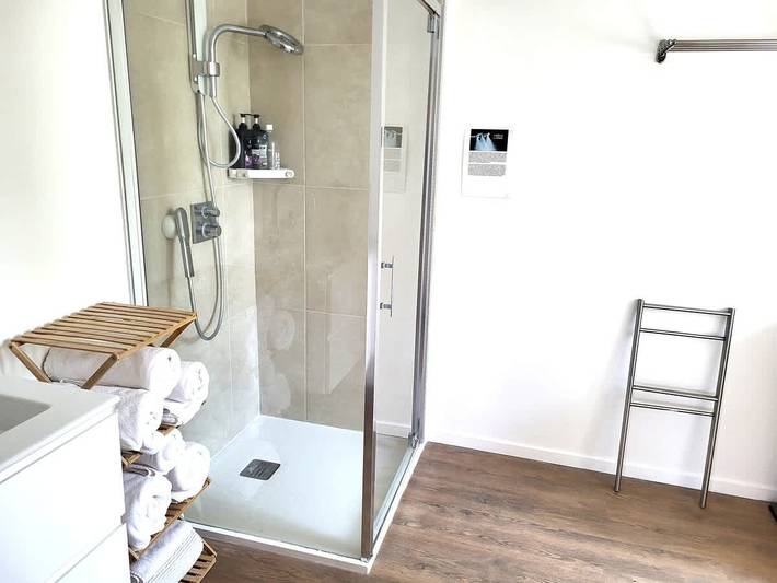 Appartement entier, Elegant 3 Bedroom Retreat in Serene Park Setting in Aire-sur-la-Lys, Région de Saint-Omer