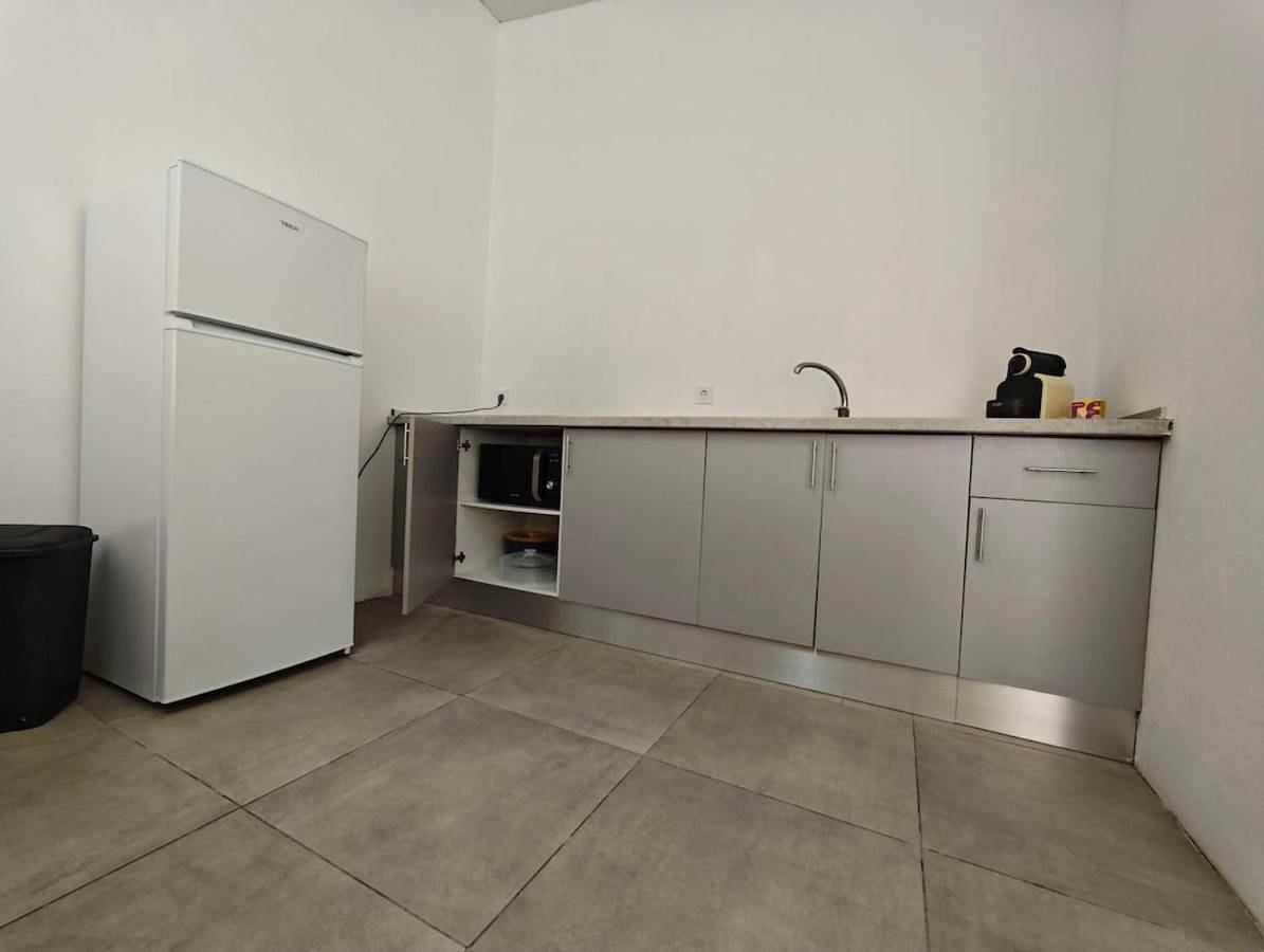 Guesthouse Relax & Pool in Esmoriz, Distrito de Aveiro