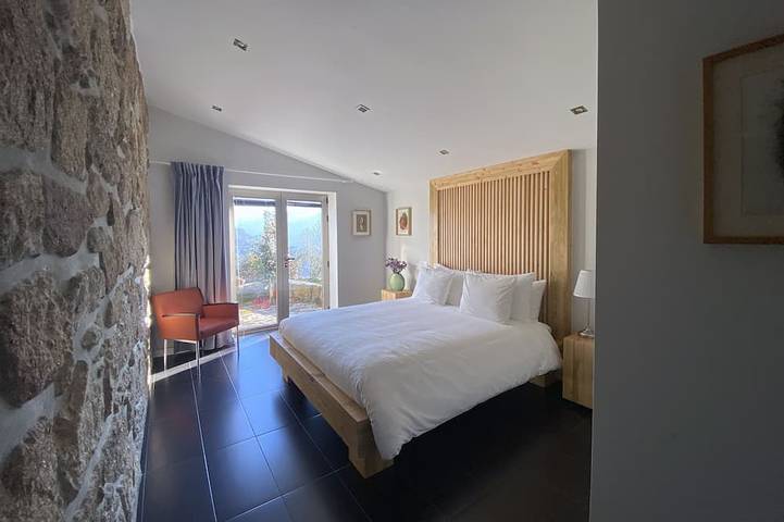 Location de vacances pour 10 personnes, avec terrasse et jardin dans Ribadouro - 2