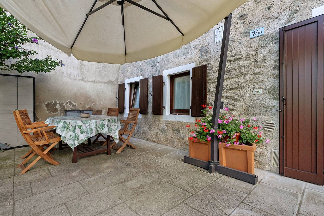 Antico Casolare di Alice mit Kamin und Garten nahe Molveno in Comano Terme, Gardasee-Berge