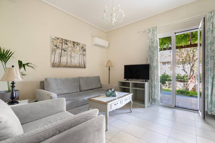 Vakantieappartement voor 4 personen, with Balkon and Tuin as well as Uitzicht op het meer in Kefalonia