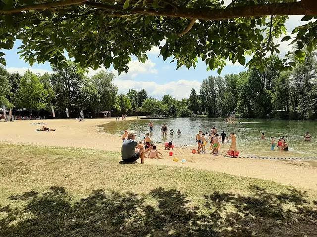 Camping pour 4 personnes, avec Terrasse
