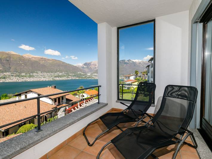 Ferienwohnung für 3 Personen, mit Balkon und Garten sowie Seeblick in den Schweizer Alpen