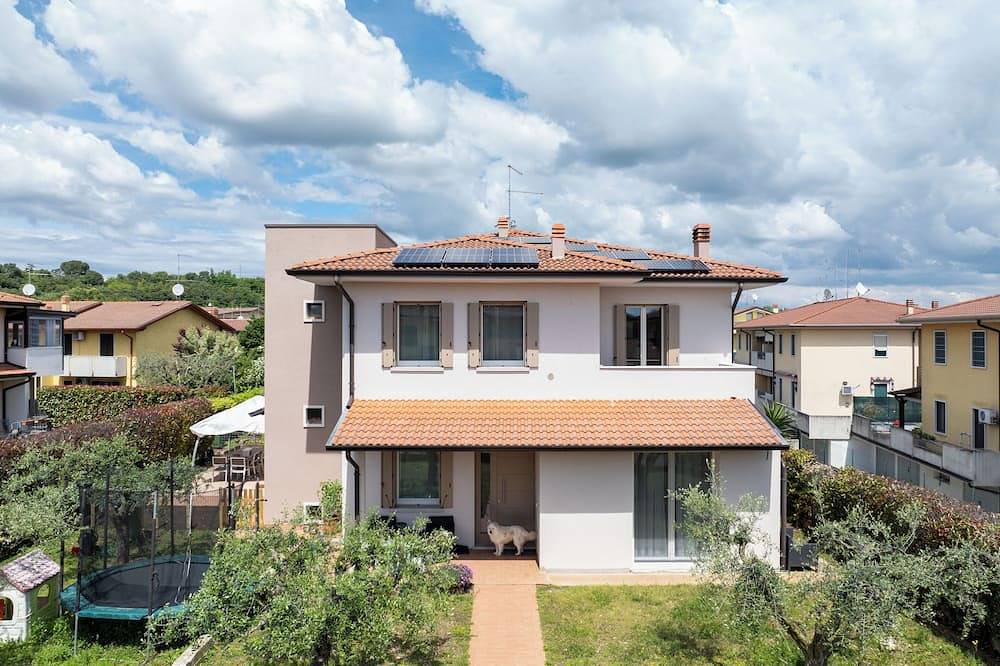 Apartamento entero, Laura's 3-bedroom home in the heart of Valeggio sul Mincio in Valeggio sul Mincio, Provincia de Verona