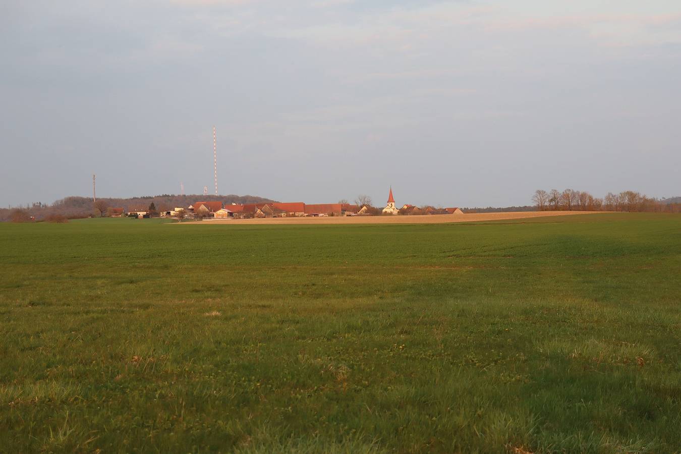 Gasthof zur Altmühlquelle - Doppelzimmer im fränkischen Stil - direkte Lage an der Altmühl in Windelsbach, Romantische Straße
