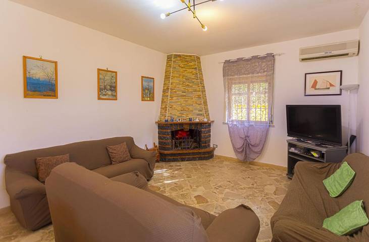 Villa pour 8 personnes, avec jardin ainsi que vue et piscine, adapté aux familles à Trabia - 4