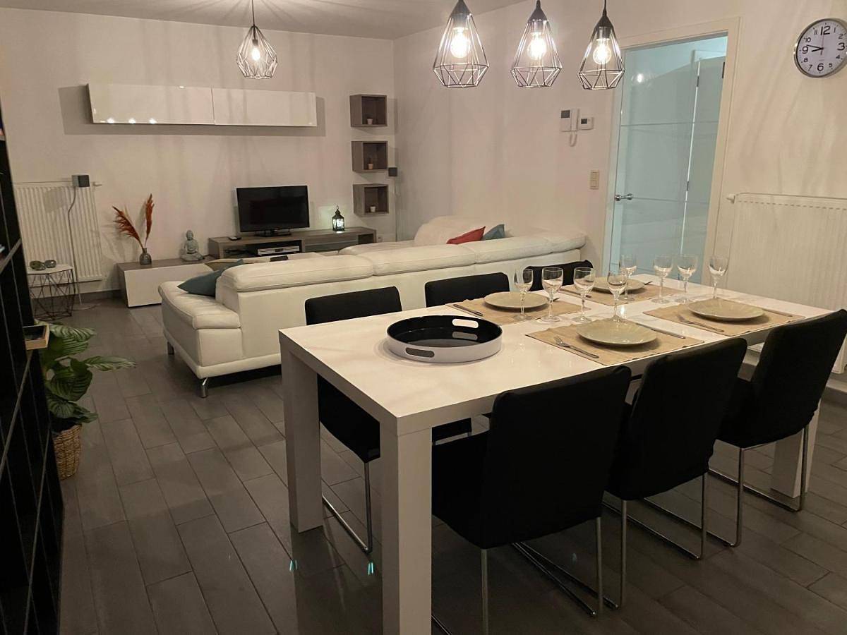 Appartement entier, Two-Bedroom Apartment in Ninove, Province de Flandre-Orientale