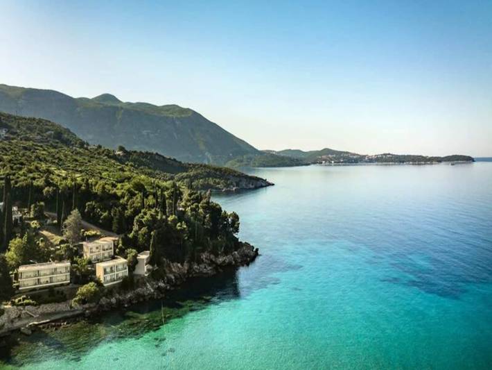 Ferieleilighet for 3 personer, med balkong og badebasseng, barnevennlig i Mlini