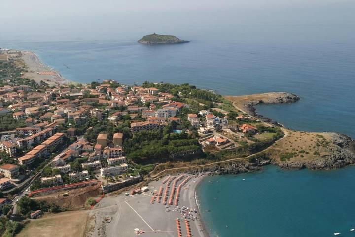 Casa vacanza per 3 persone, con Terrazza e Giardino nonché Panorama a Cirella