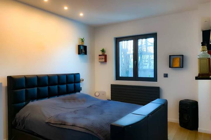 Location de vacances pour 8 personnes, avec jacuzzi et jardin à Sèvres - 2