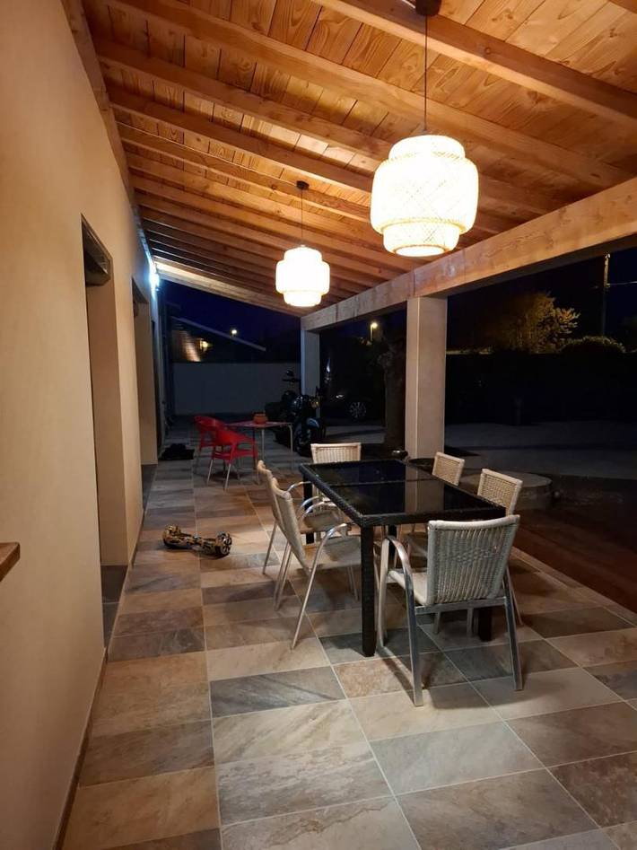 Gîte pour 6 personnes, avec terrasse ainsi que piscine et jardin à Canet - 2