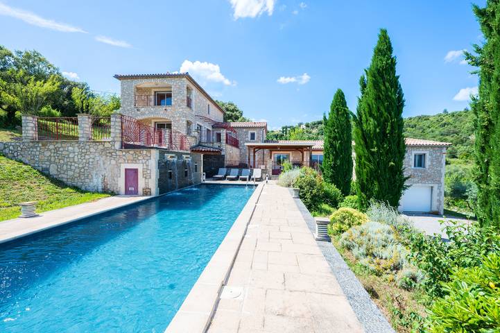 Villa pour 12 personnes, avec terrasse et jardin, animaux acceptés