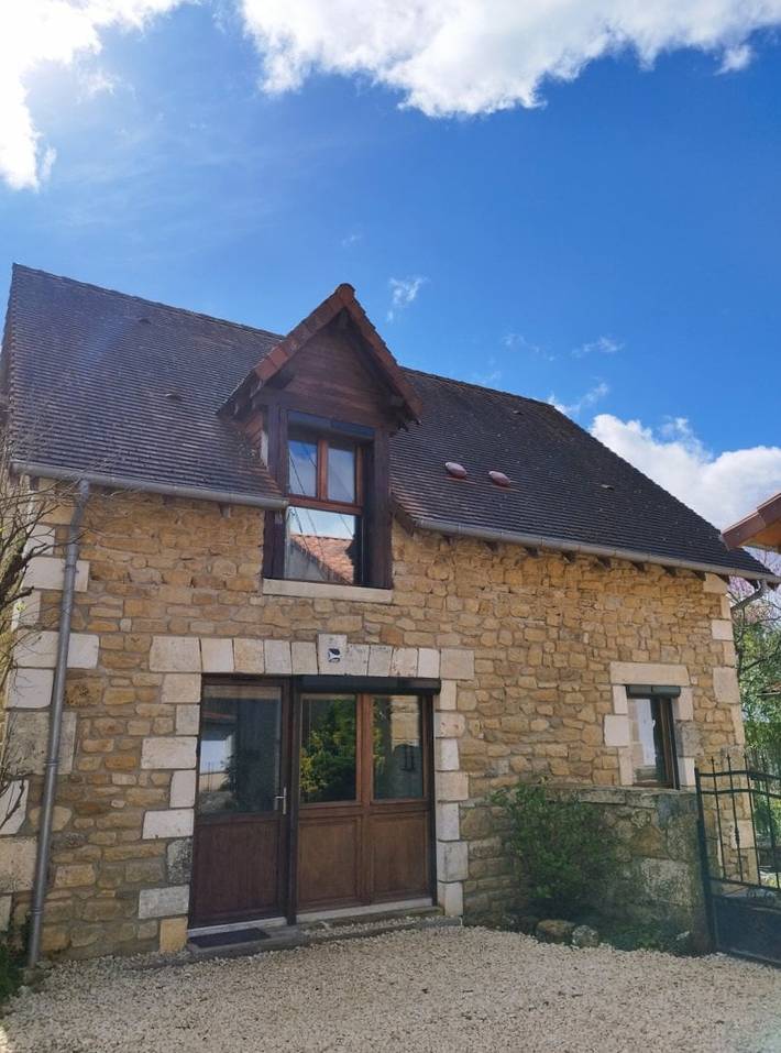 Gîte pour 6 personnes, avec piscine ainsi que terrasse et jardin, animaux acceptés à Eyzerac