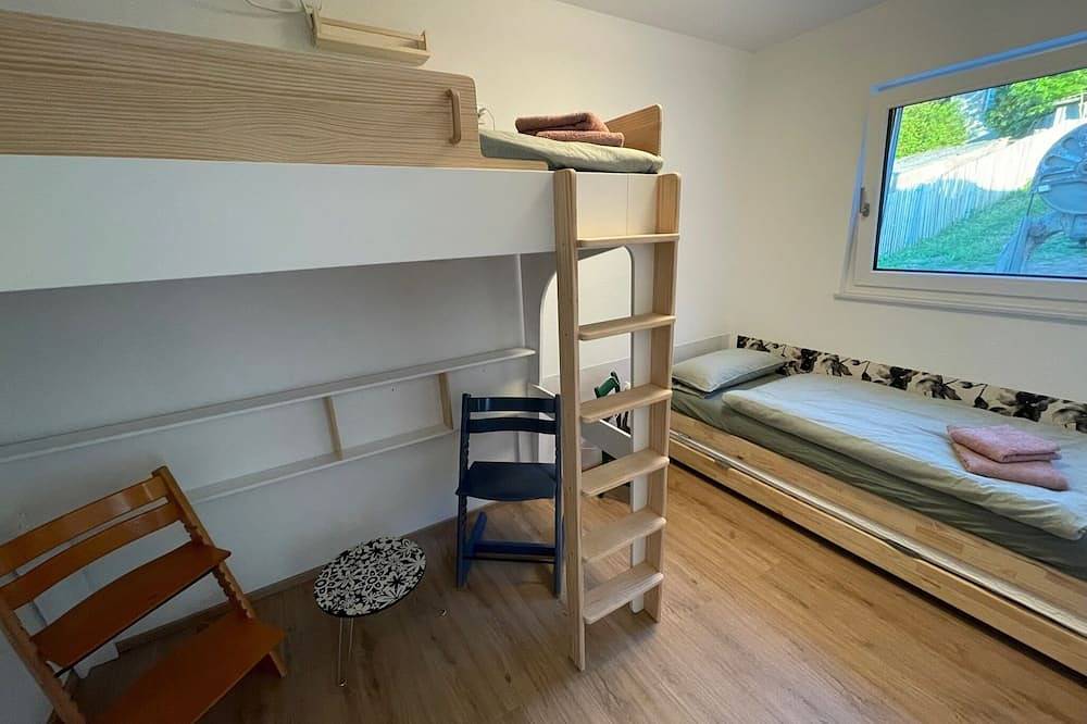Neues Ferienhaus mit Garten am Waldrand, familienfreundlich in Quedlinburg, Harzvorland