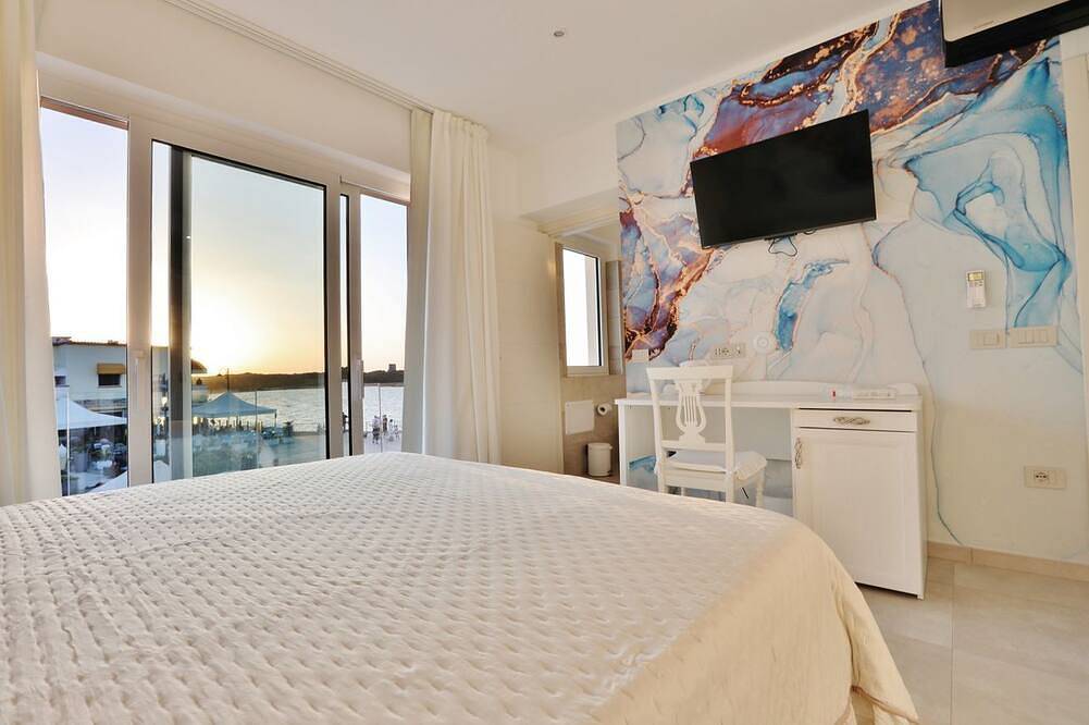 Domo 103 - Camera Matrimoniale Deluxe vista mare in Vignola Mare, Gallura