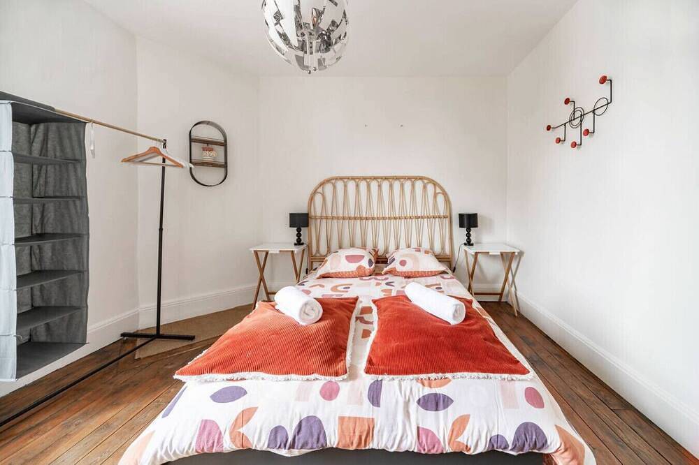 Apartamento entero, Large Bohemian T3 80m2 with Private Parking in Vichy, Región de Vichy