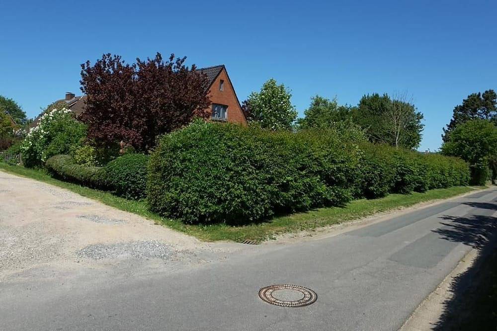 Ganze Wohnung, Hook - Ferienwohnung Hook - mit Südterrasse, sehr ruhige Lage in Midlum, Föhr
