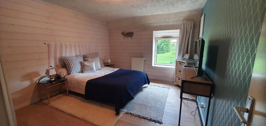 Location de vacances pour 4 personnes, avec piscine ainsi que vue et jardin à Saint-Quentin-sur-le-Homme - 2