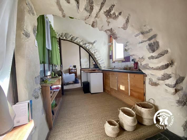 Gîte pour 2 personnes, avec terrasse à Fraissé-des-Corbières - 2