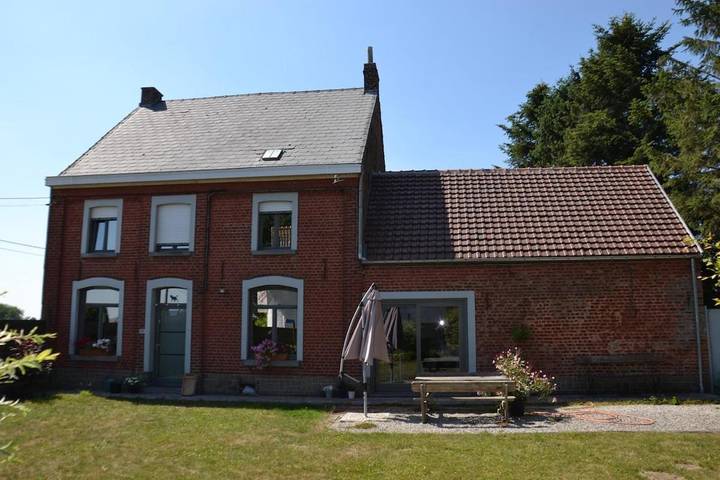 Location de vacances pour 10 personnes, avec jardin et vue à Lessines