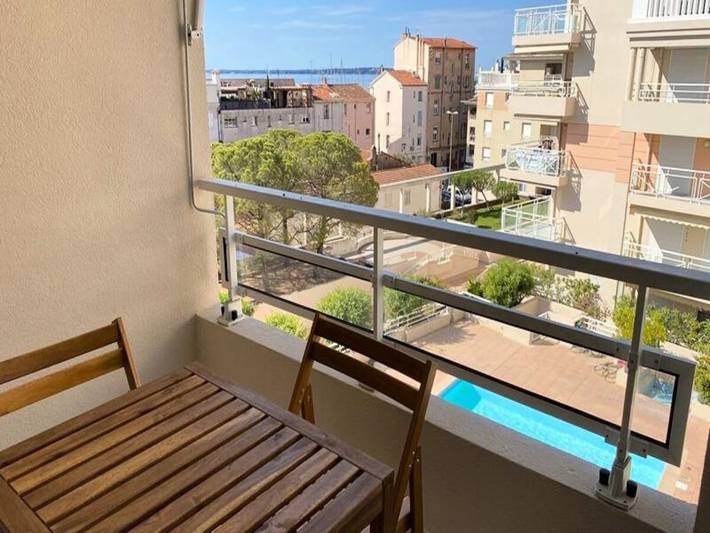 Gîte pour 3 personnes, avec terrasse et piscine dans Golfe-Juan - 4