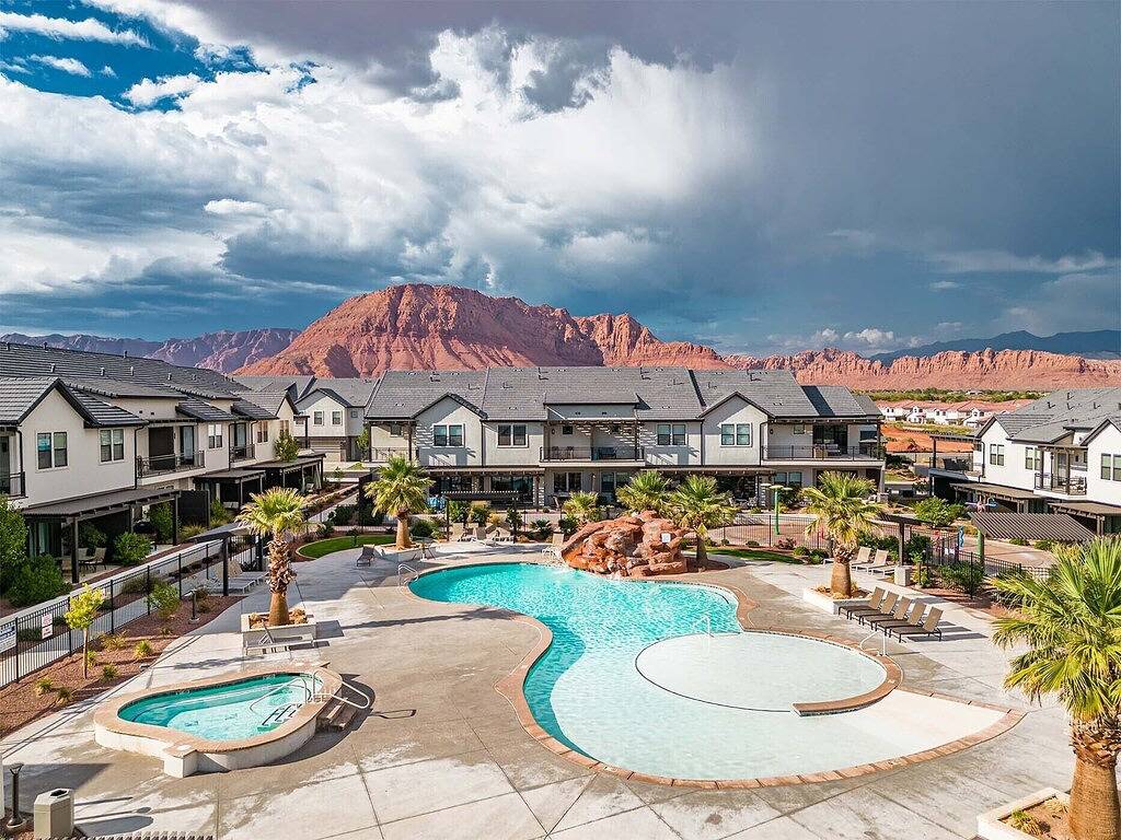 | Stunning Views! Private Hot Tub * Ping Pong in Santa Clara (UT), Zion Nationalpark