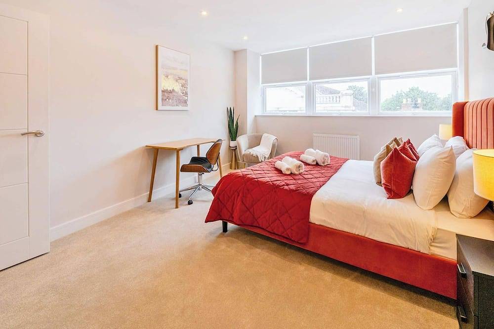 Geheel appartement, Free Parking, Hi-Speed Wifi,55 Inch 4K Tv Longstay in Rushmoor, Hampshire