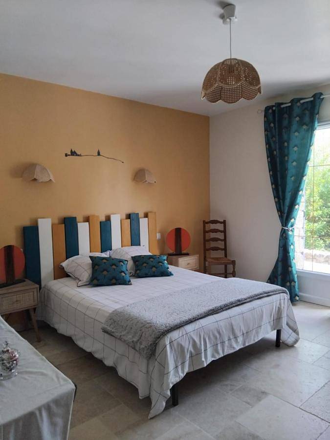 Location de vacances pour 2 personnes, avec jardin et terrasse ainsi que vue et piscine à Aubignan - 3