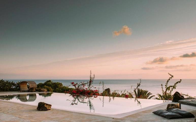 B&b per 2 persone, con terrazza e piscina nonché panorama e giardino, con animali domestici in Isola di Pantelleria (Italia)